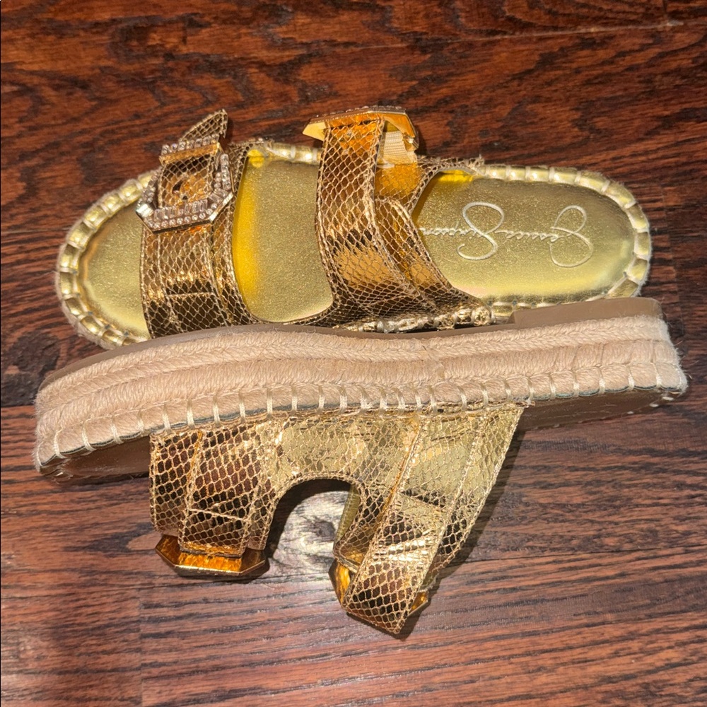 Jessica Simpson Stylish Gold Sandals - Picture 4 of 5